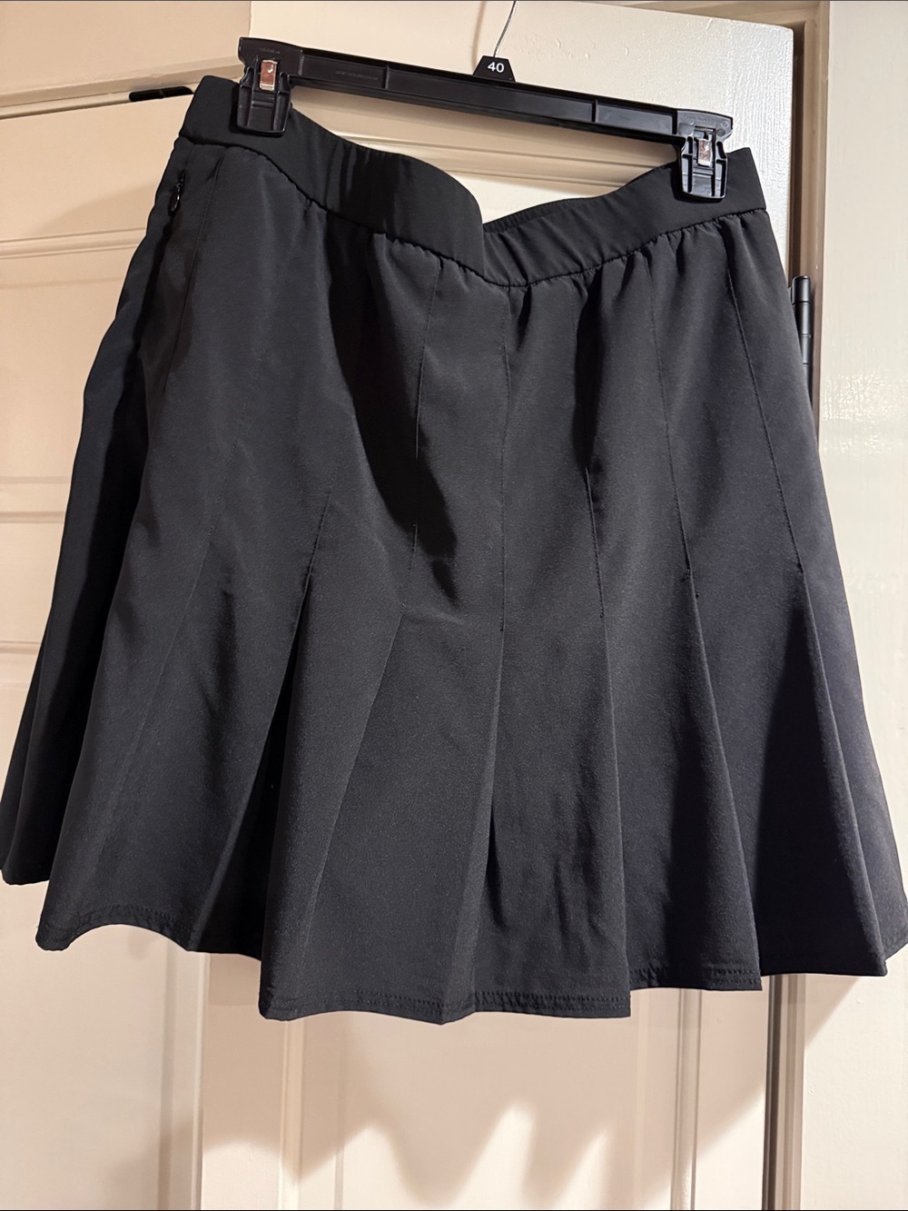 Chico’s Zenergy Black Pleated Women’s Skort SZ 1 (women’s size 8)